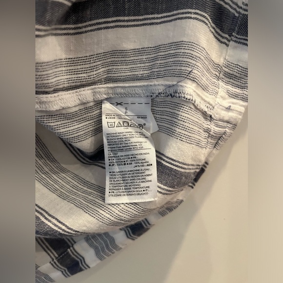 Gap women lightweight cotton v-neck top size S striped made in India - Picture 3 of 6